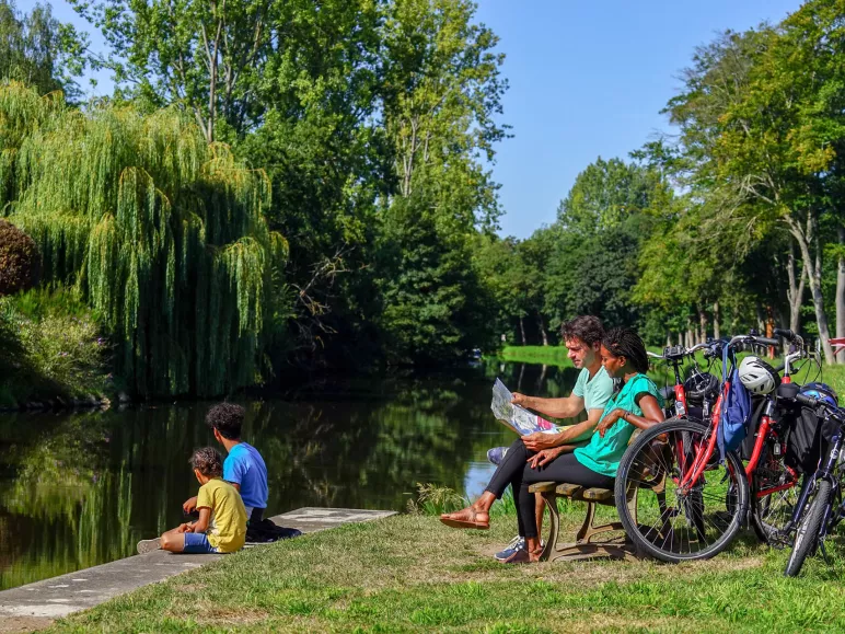 Le Canal de Nantes à Brest vers Josselin